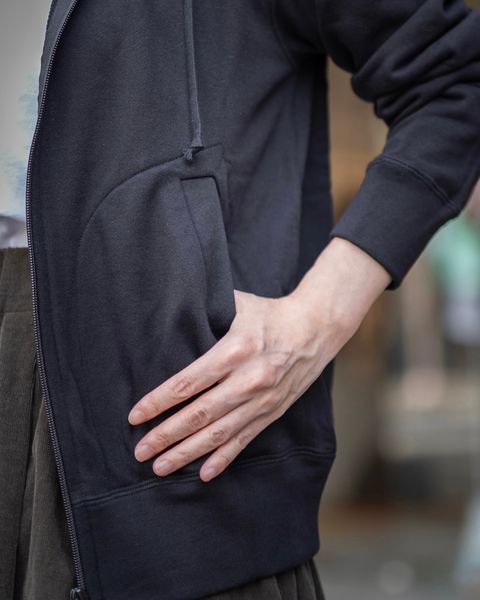 PLAY COMME des GARCONS  綿裏毛バックワンポイントパーカー style.2024.09.09