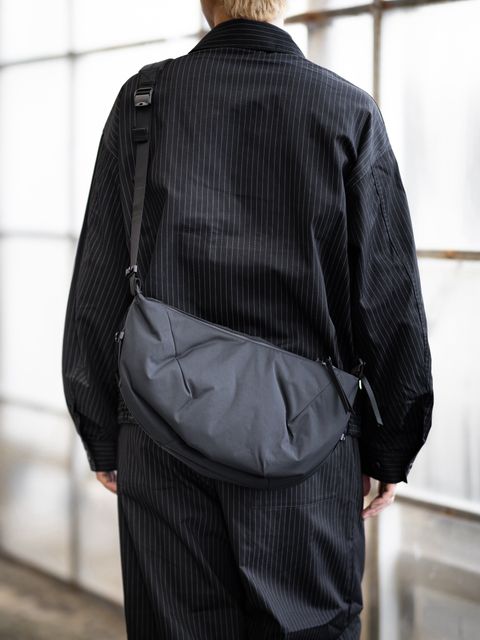 グラフペーパー  Blankof for GP Medium Crescent Bag(GU263-90513)BLACK☆8月8日(土)発売！