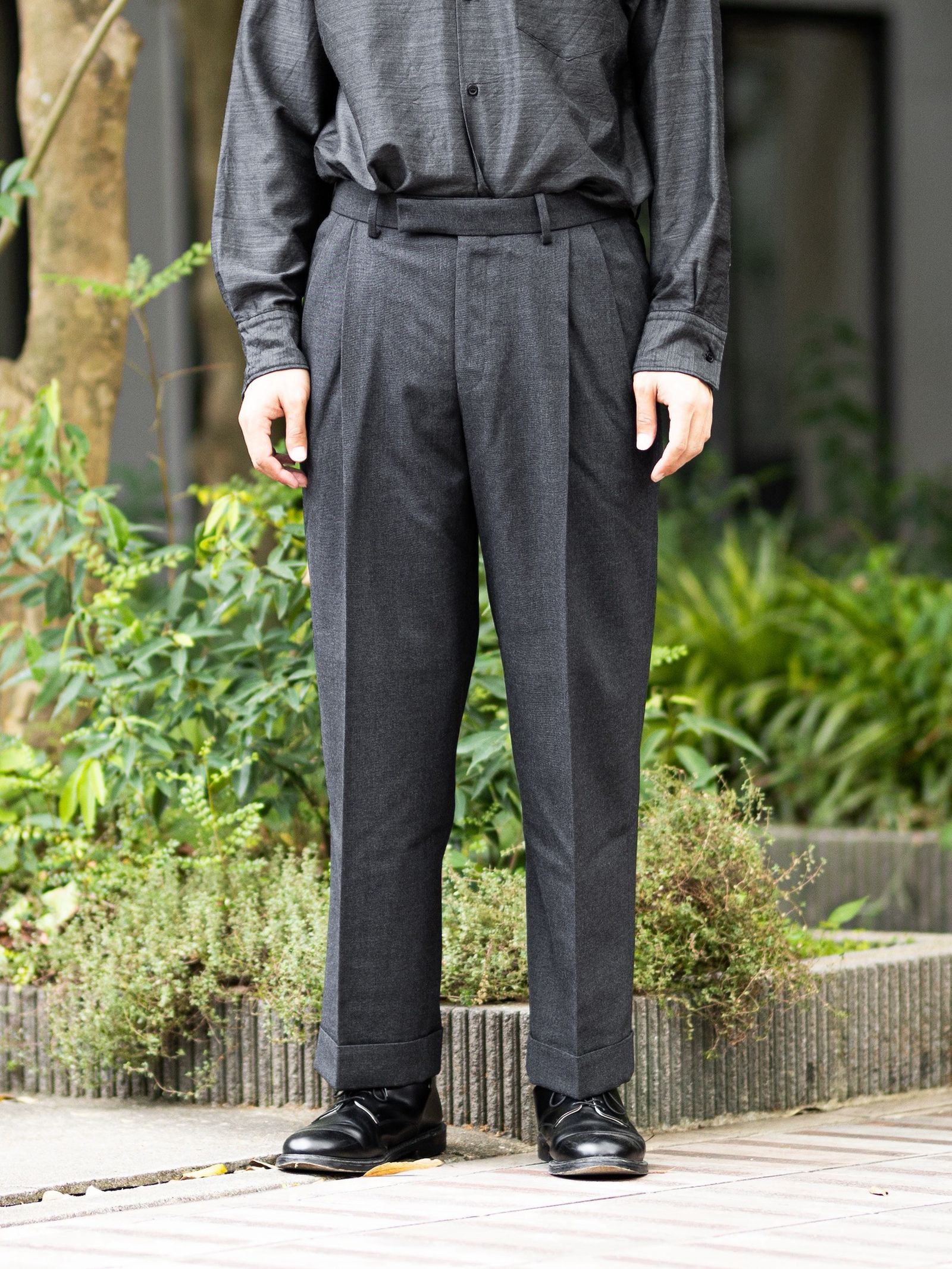 MARKAWARE DOUBLE PLEATED SEMI EASY TROUSERS MARKスタイル