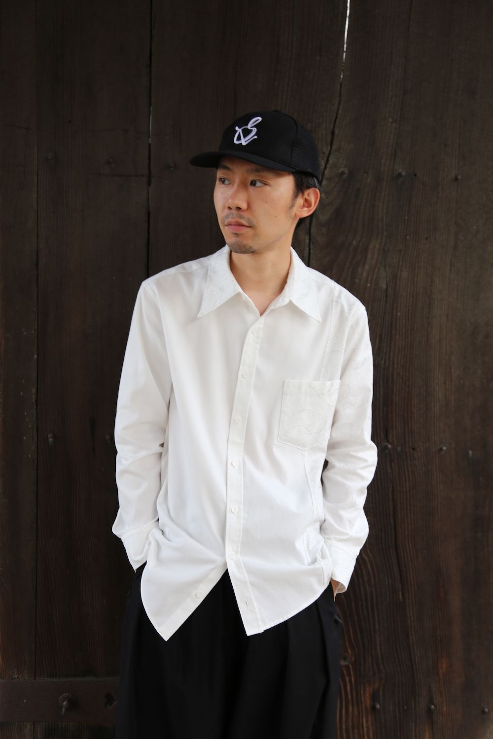 sulvam OX left embro shirt"WHITE"Style.2020.7.29.