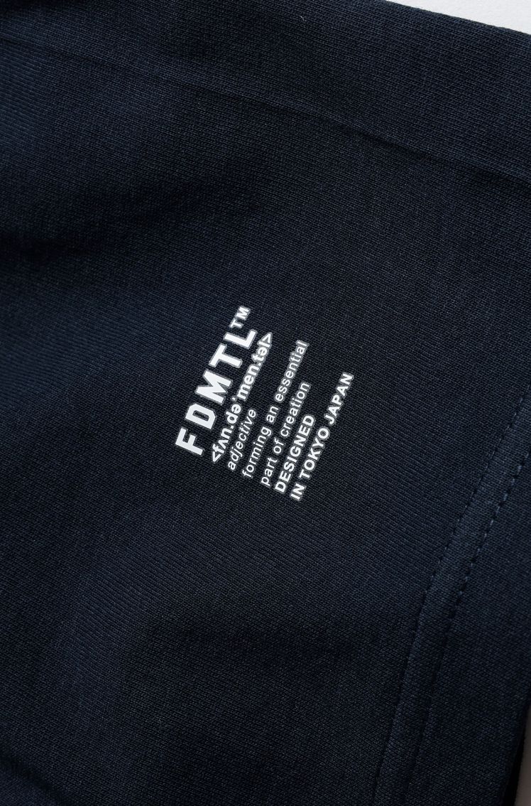 ファンダメンタル Tシャツ CIRCLE PATCH TEE(FA25/TE13)NAVY