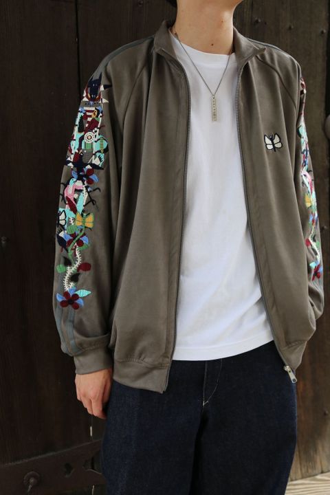 doublet CHAOS EMBROIDERY SUEDE TRACK JACKET"GREY"style.2020.8.8.