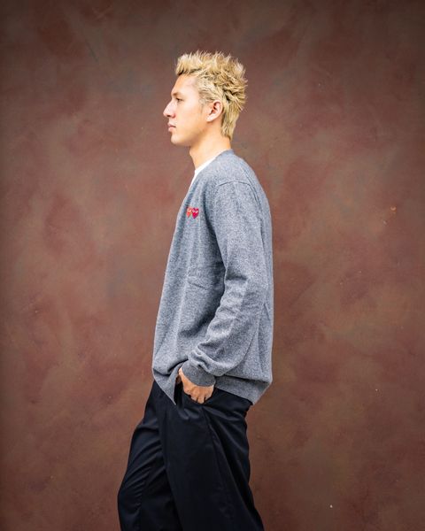 PLAY COMME des GARCONS V-NECK CARDIGAN DOUBLE BURGENDY EMBLEM MARKスタイル