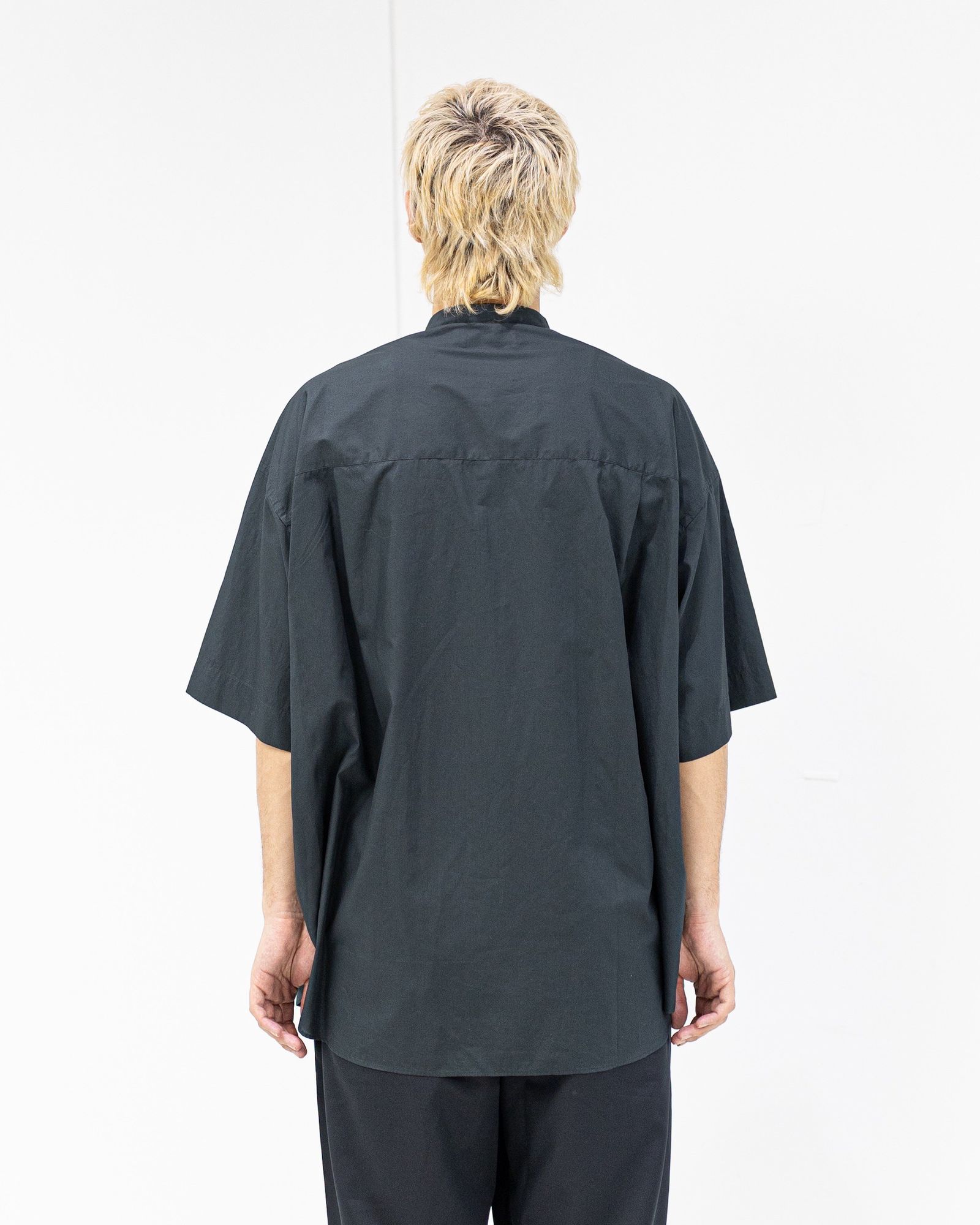 グラフペーパー Broad S/S Oversized Band Collar Shirt 4月11日(土)新作発売！