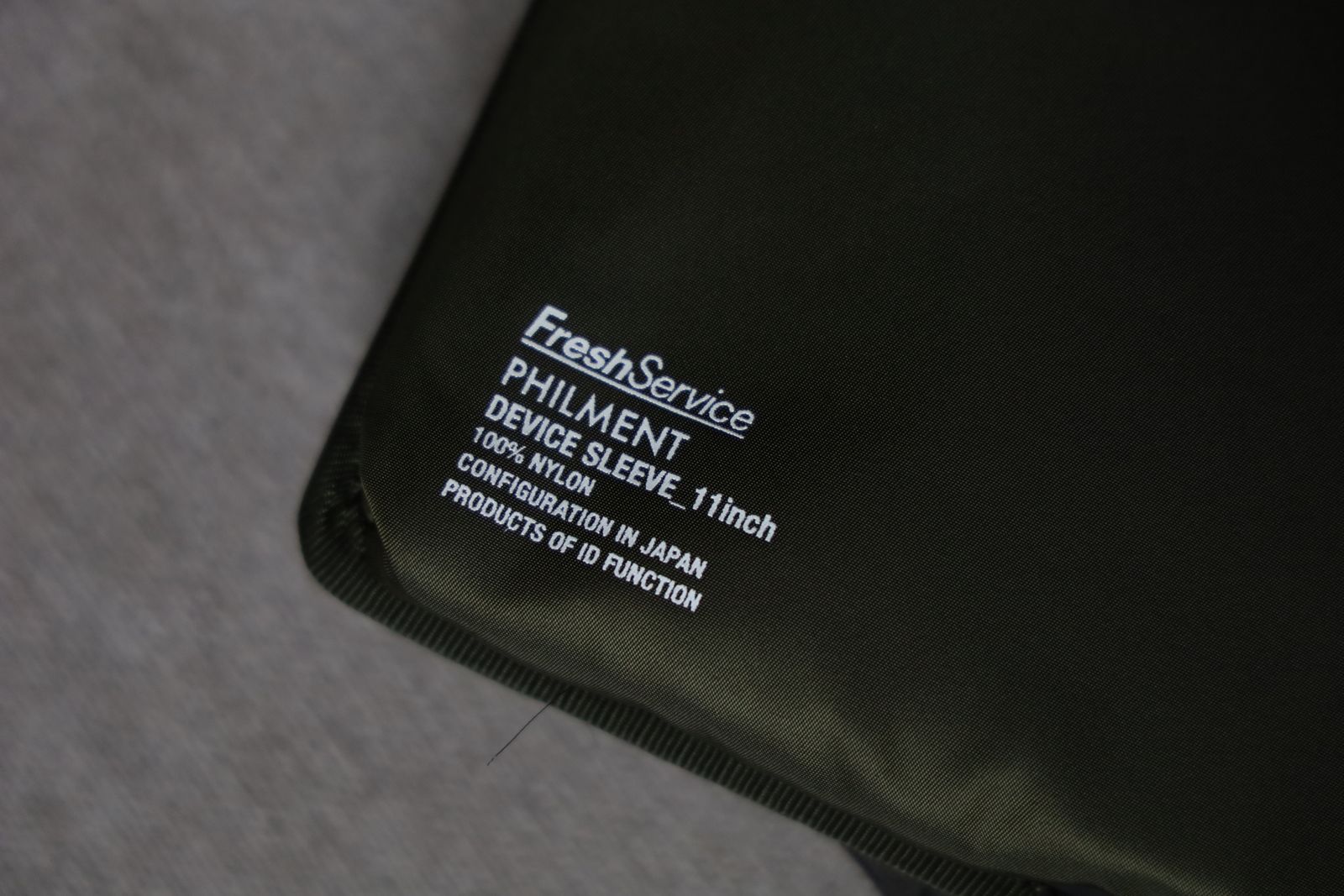 フレッシュサービスPHILMENT FS DEVICE SLEEVE_11inch(FSP251-90100)KHAKI