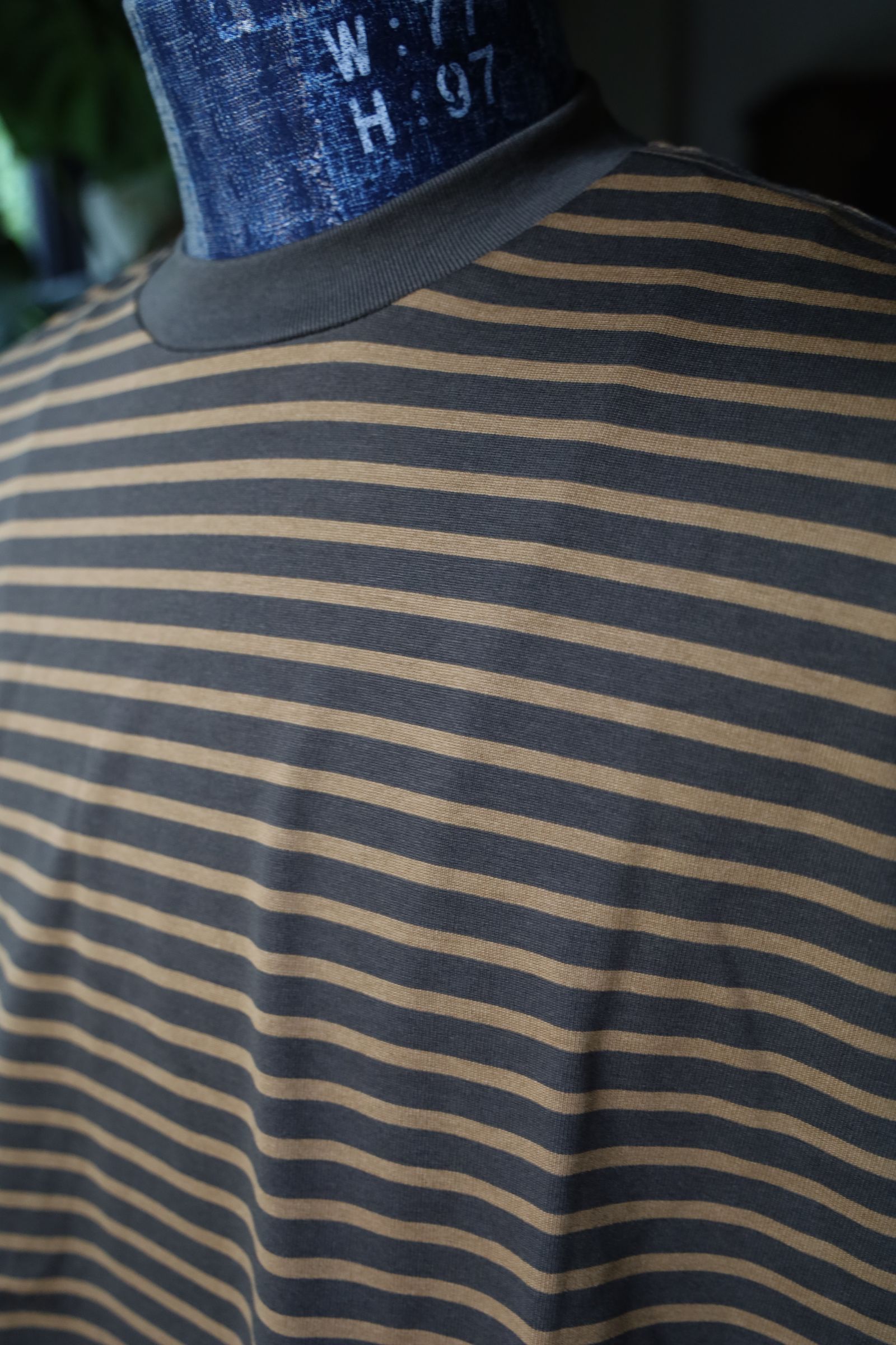 イズネス24AW BALLOON STRIPES T SHIRT(31SSSH05-2)KHAKI×BEIGE border