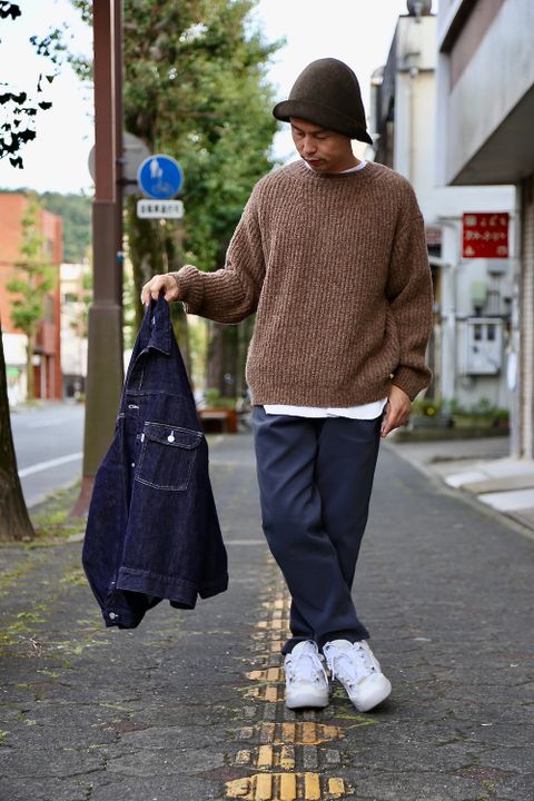 YOKE 3G BACK ZIP RIB CREW NECK"BEIGE"style.9.23.