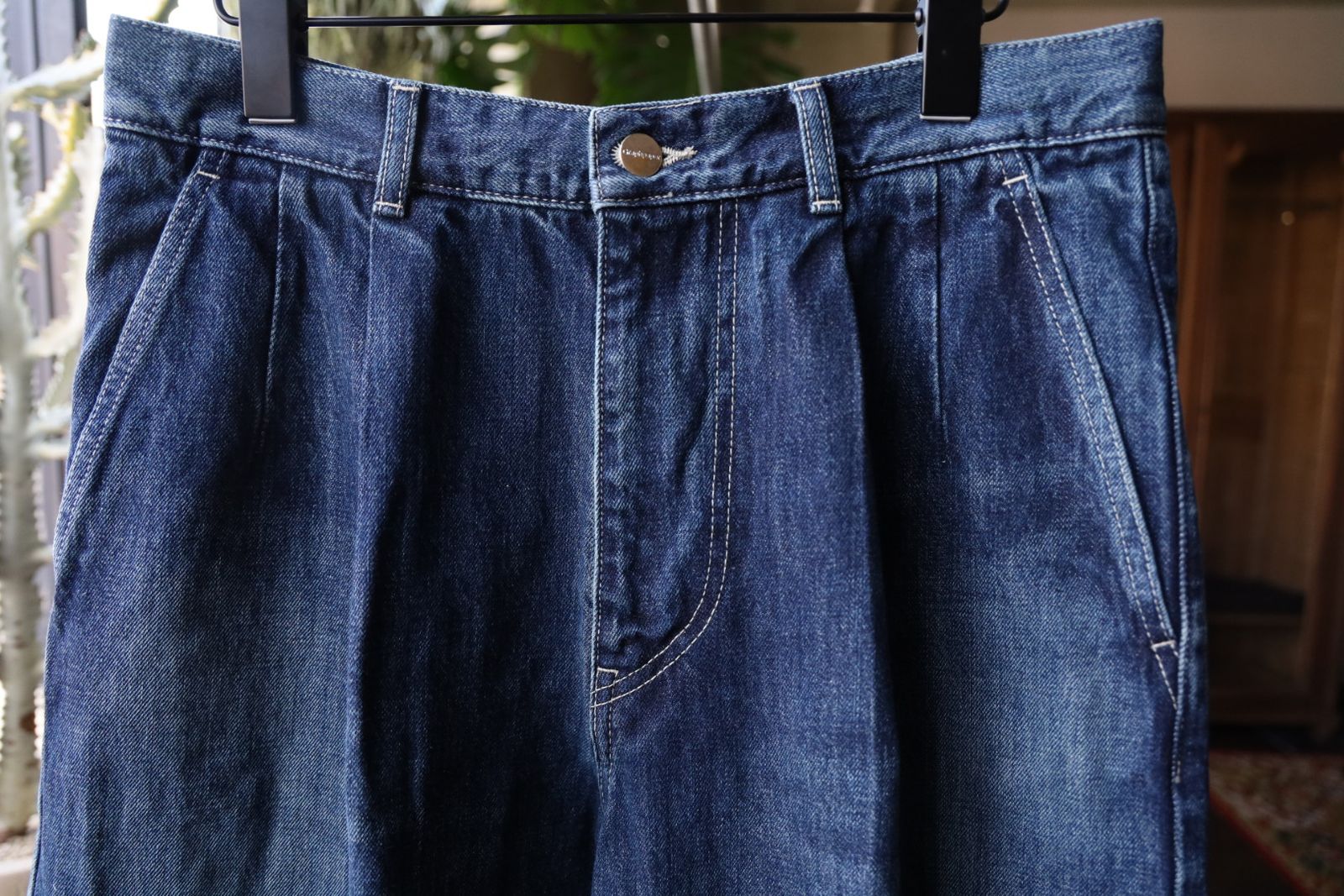 グラフペーパー25AW Selvage Denim Two Tuck Pants(GU253-40061DB)INDIGO_DARK FADE☆7月26日(土)発売！