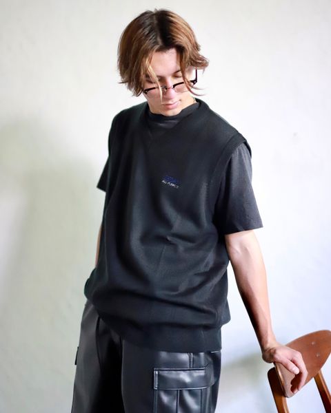 SEDAN ALL-PURPOSE 23FW TECH LOGO KNIT VESTスタイル