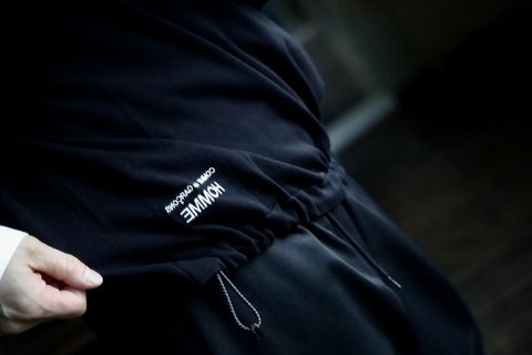COMME des GARCONS HOMME 新ロゴクルーネックニットスタイル