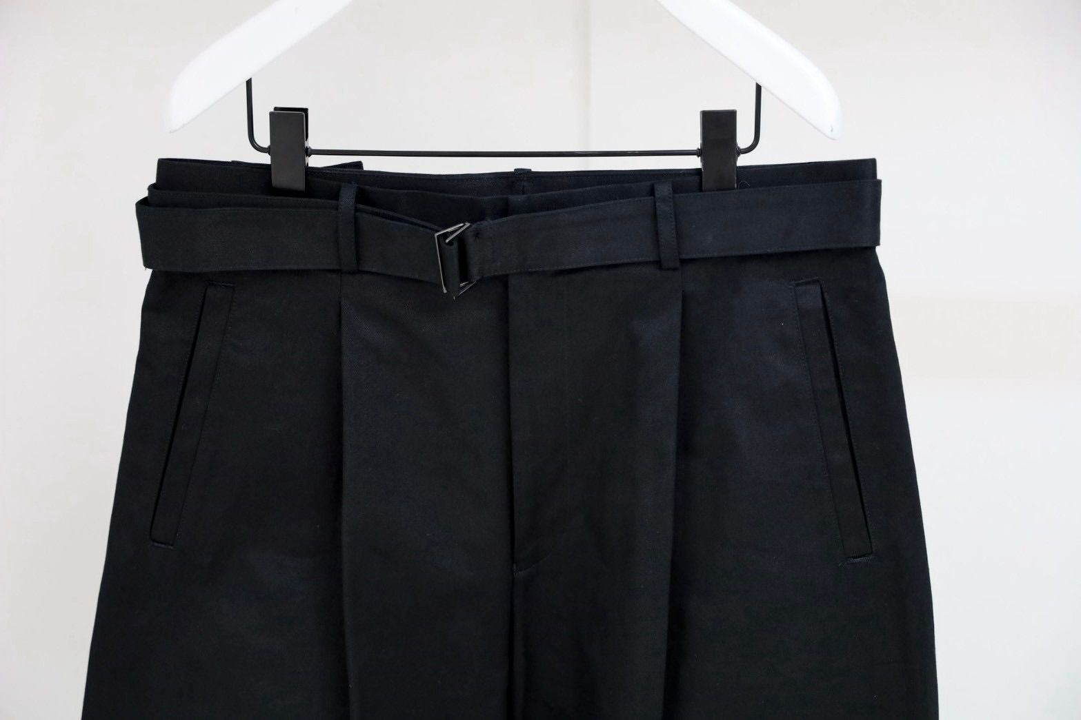 グラフペーパー Dry Westpoint Barrel-Fit Belted Pants(GM263-40381)BLACK☆8月29日(土)発売！