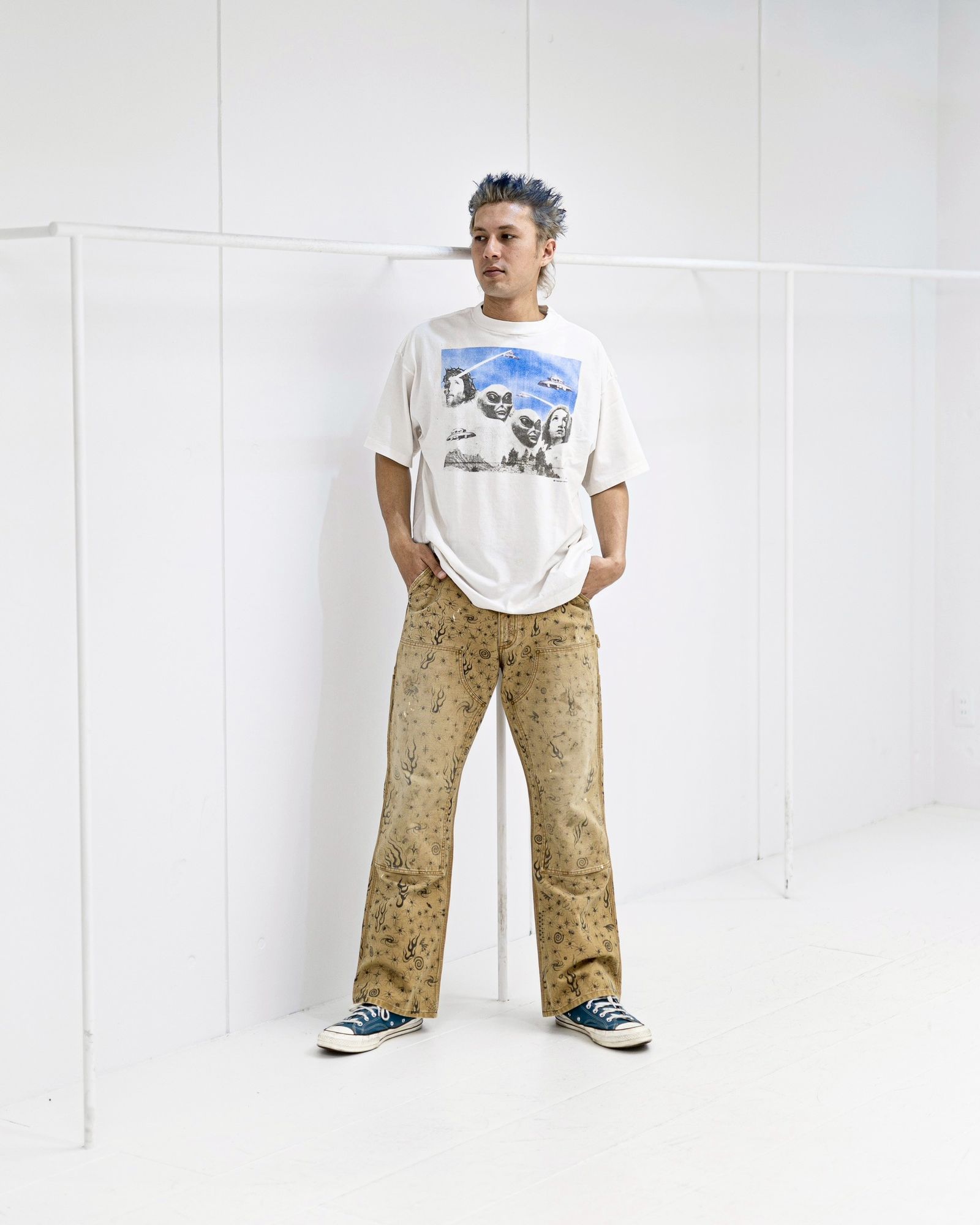 SAINT Mxxxxxx KIKI SW_SS TEE MARKスタイル！