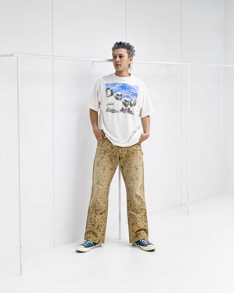 SAINT Mxxxxxx KIKI SW_SS TEE MARKスタイル！