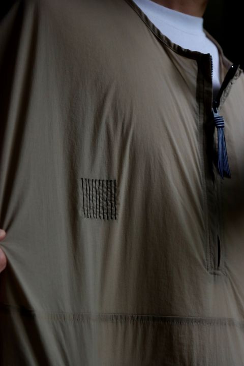 S.F.C HALF ZIP NYLON SHIRTスタイル