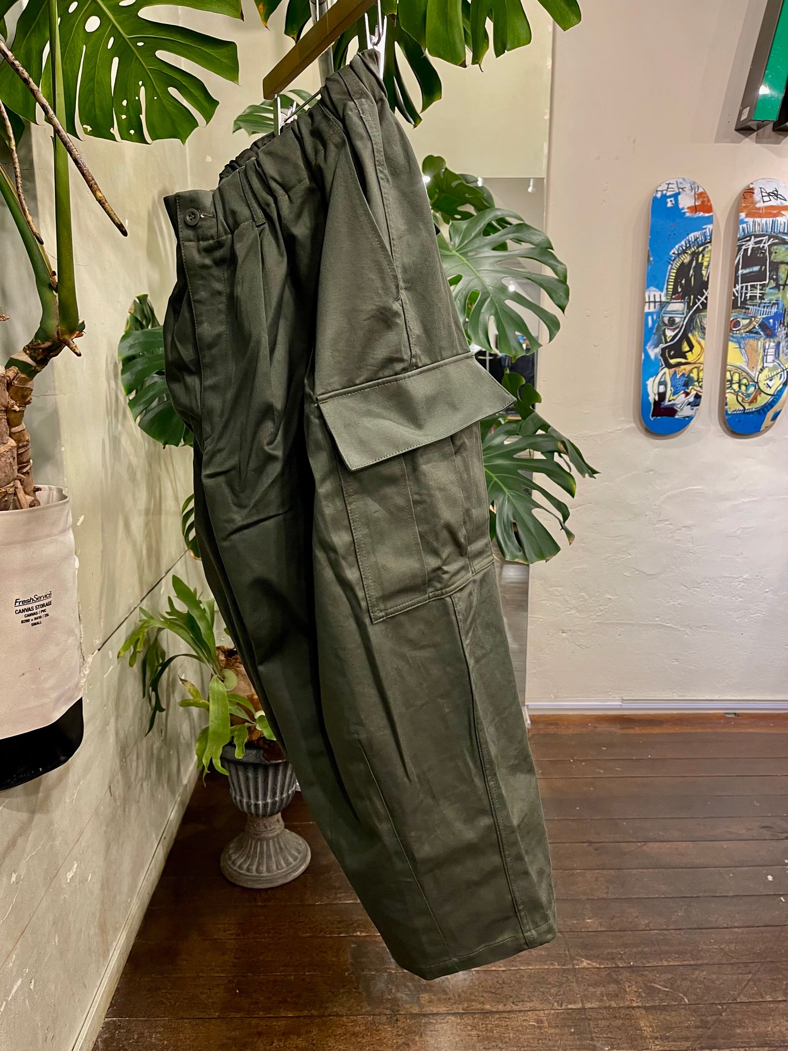 イズネス23SS バルーンカーゴパンツ BALLOON CARGO EZ PANTS(1004AWPT04)KHAKI