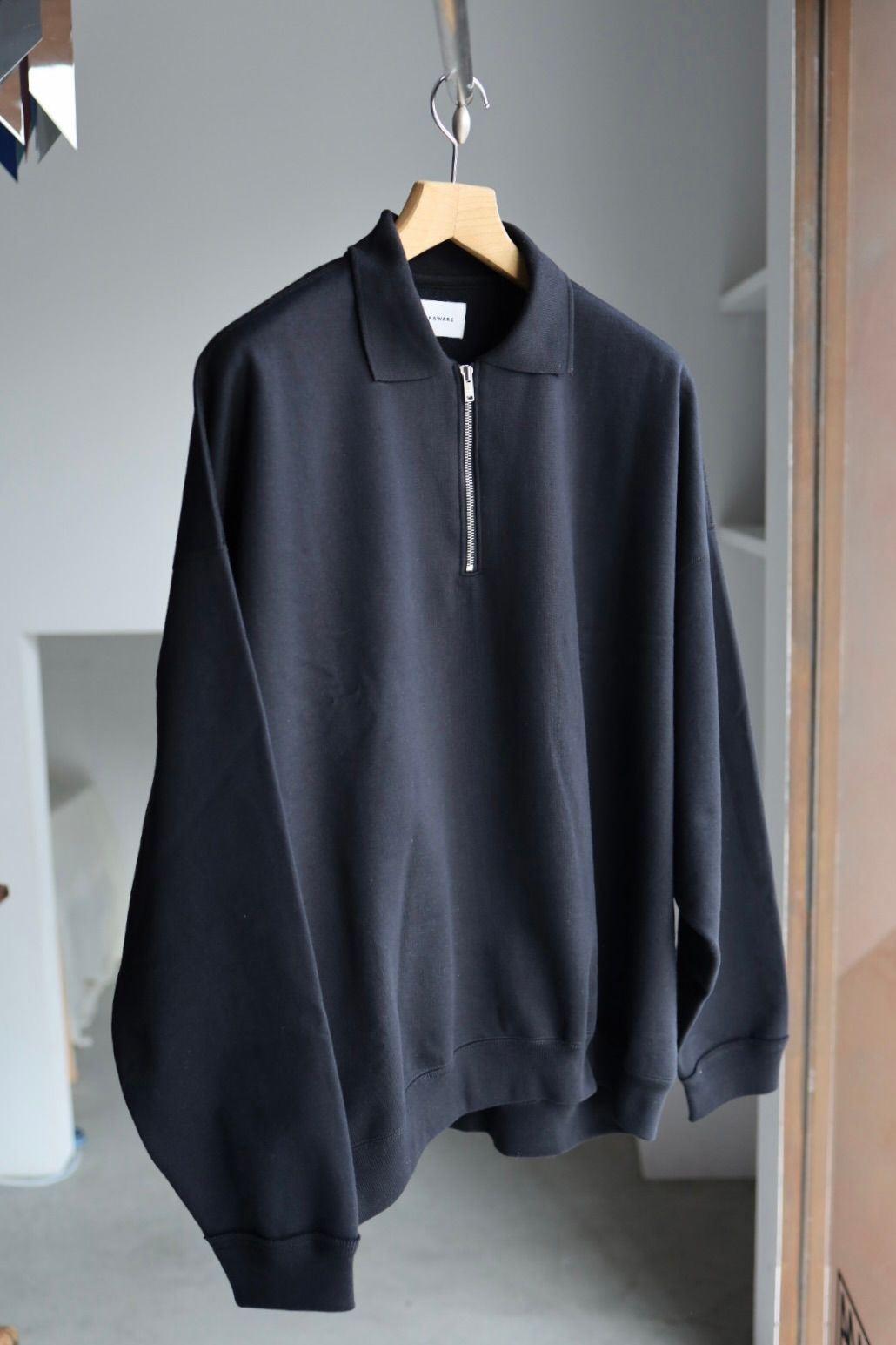MARKAWARE 26SS HALF ZIP POLO HUGE SWEAT(A26A09CS03C)BLACK☆新作発売！