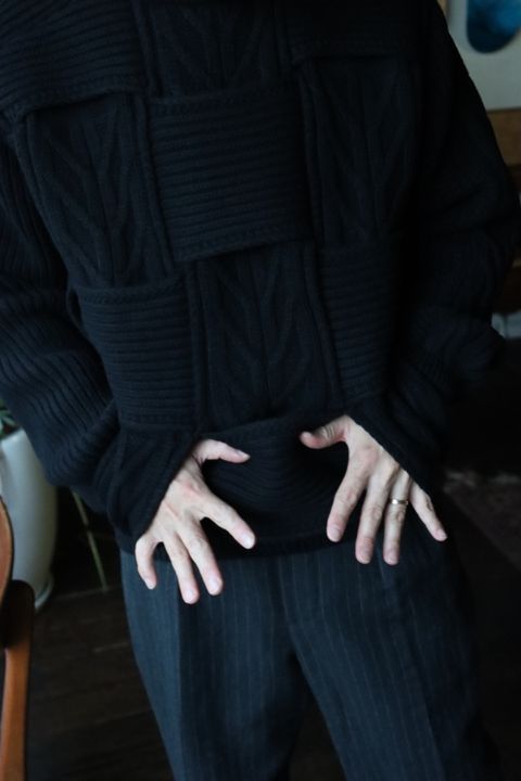 YOKE CROSSING CABLE CREW NECK KNIT"BLACK"style