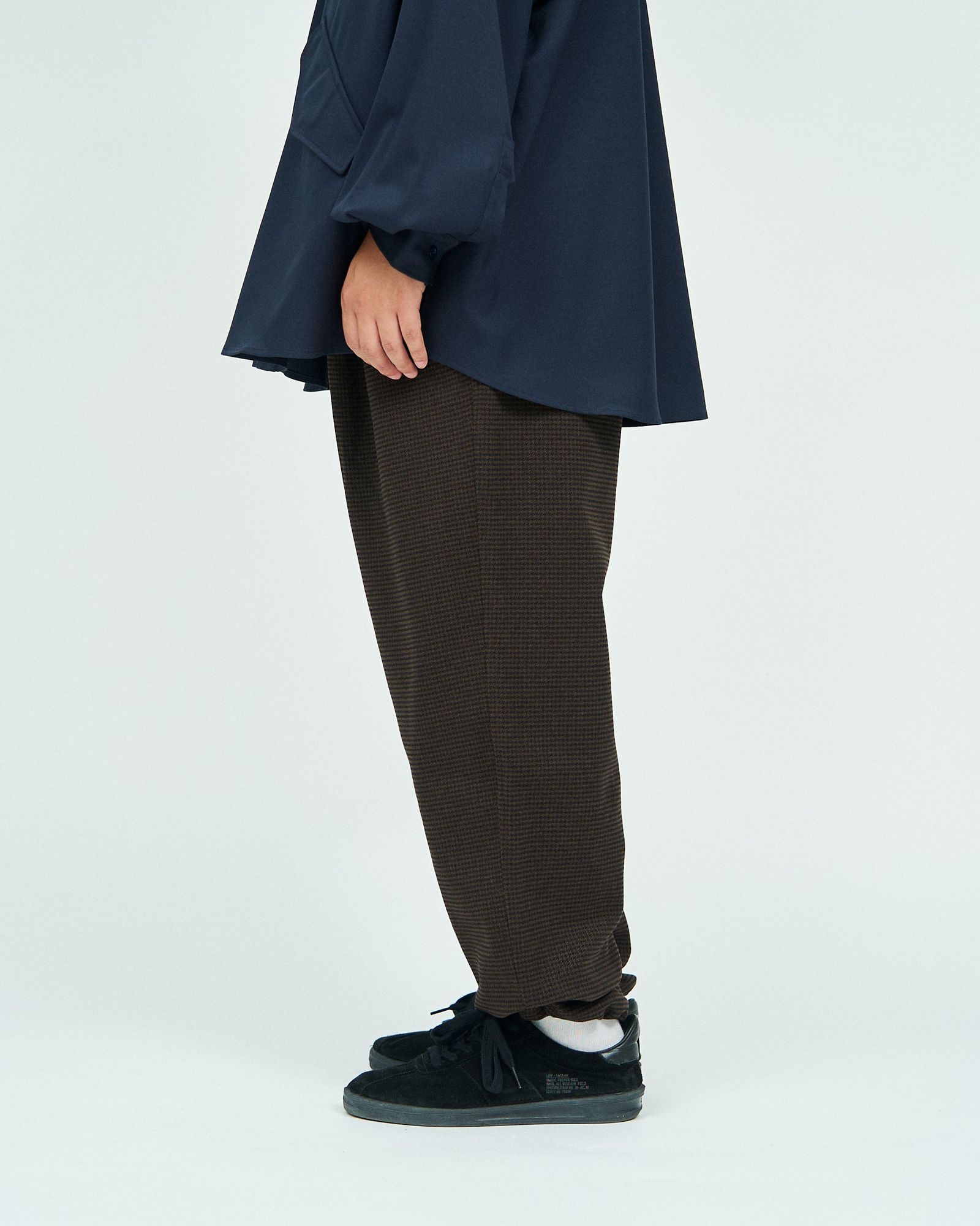 フレッシュサービス HOUNDSTOOTH TWO TUCK TRACK PANTS (FSC243-40188)BROWN