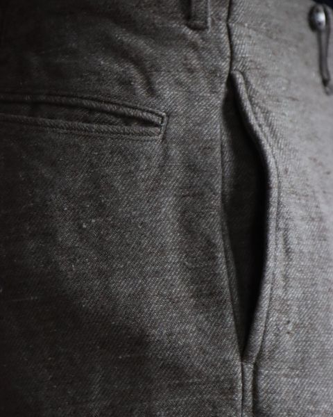 A.PRESSE Dead Stock Linen Trousersスタイル