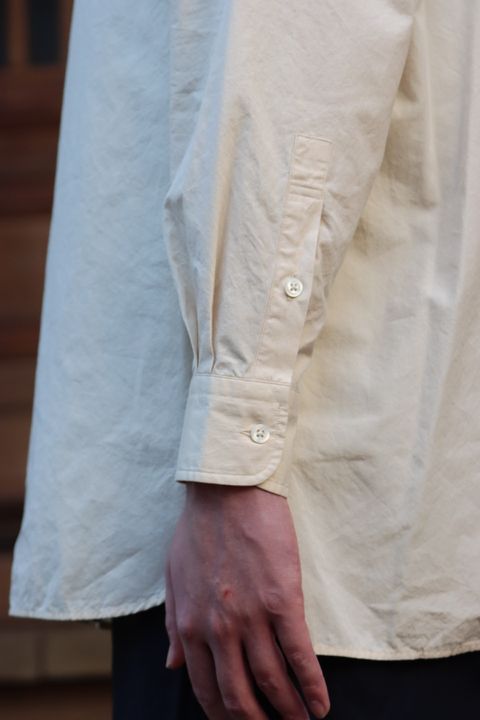 Ets.MATERIAUX  Band collar shirt(OFF WHITE)style.
