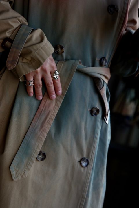 YOKE 23SS SPRAY PRINTED TRENCH COATスタイル
