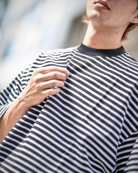 イズネス BALLOON STRIPES T SHIRT style