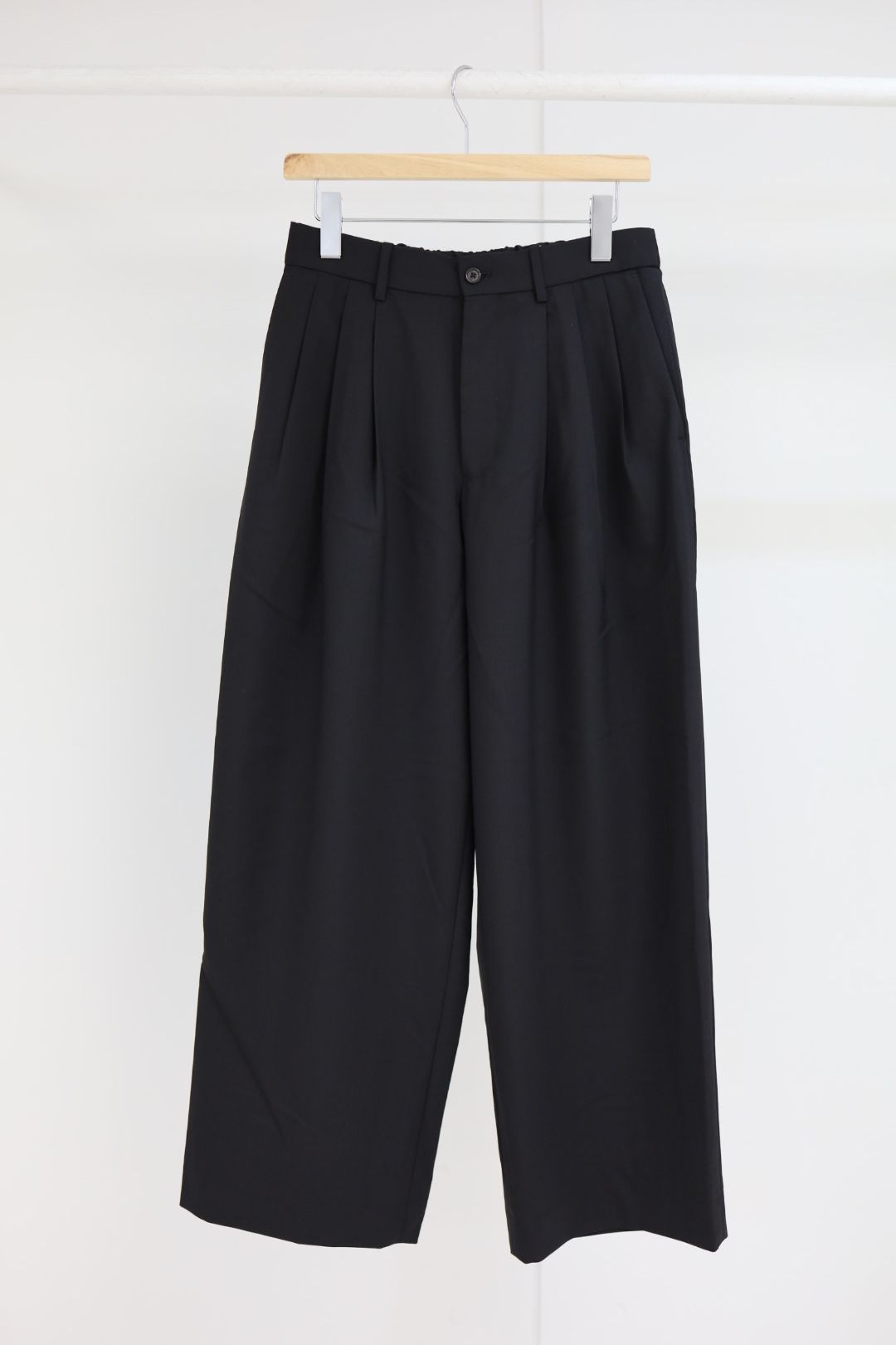 MARKAWARE 26SS TRIPLE PLEATED WIDE TROUSERS(A26A15PT03C)BLACK☆新作発売！