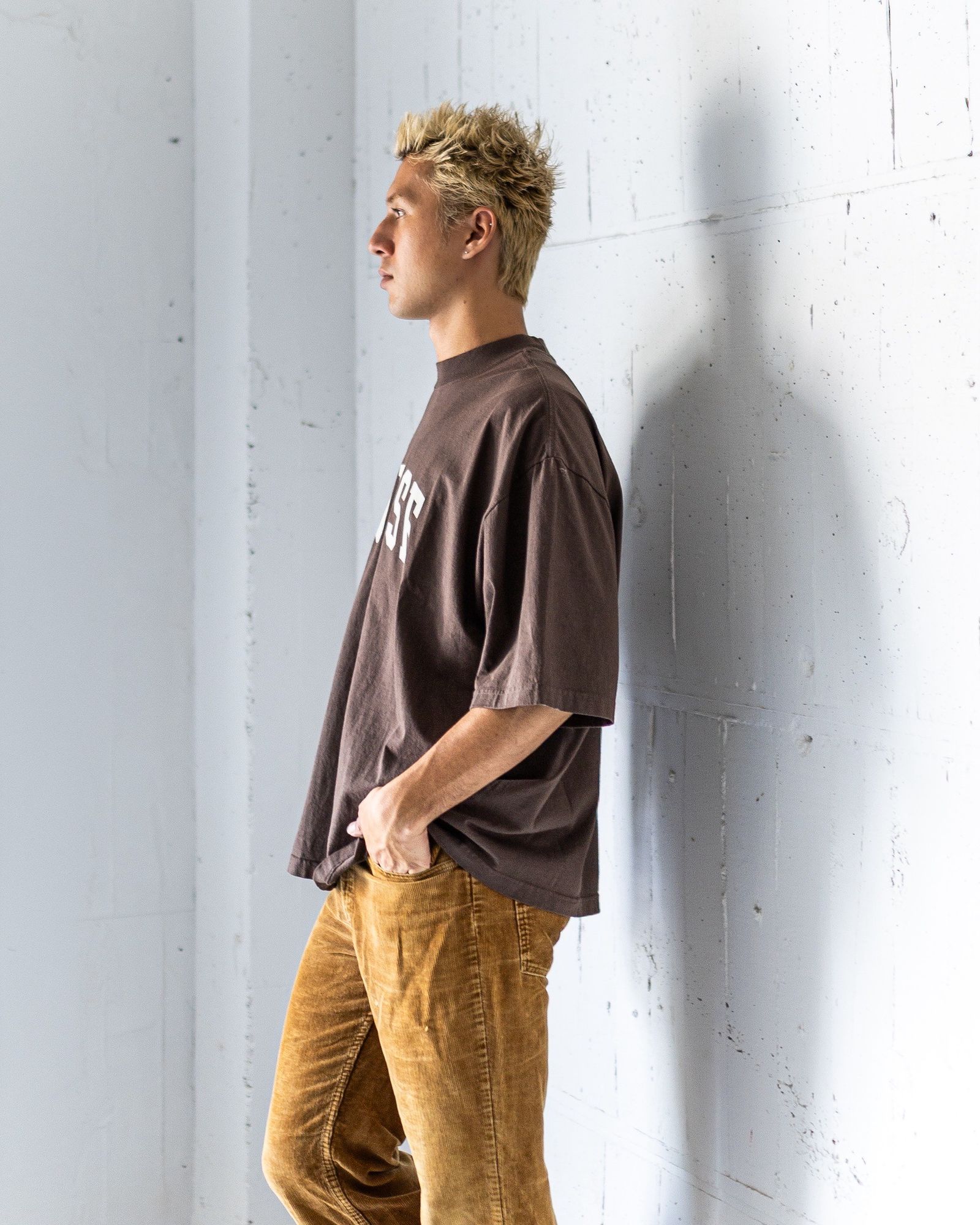 is-ness MUSIC HOUSE FLOCKY PRINT T-SHIRT MARKスタイル