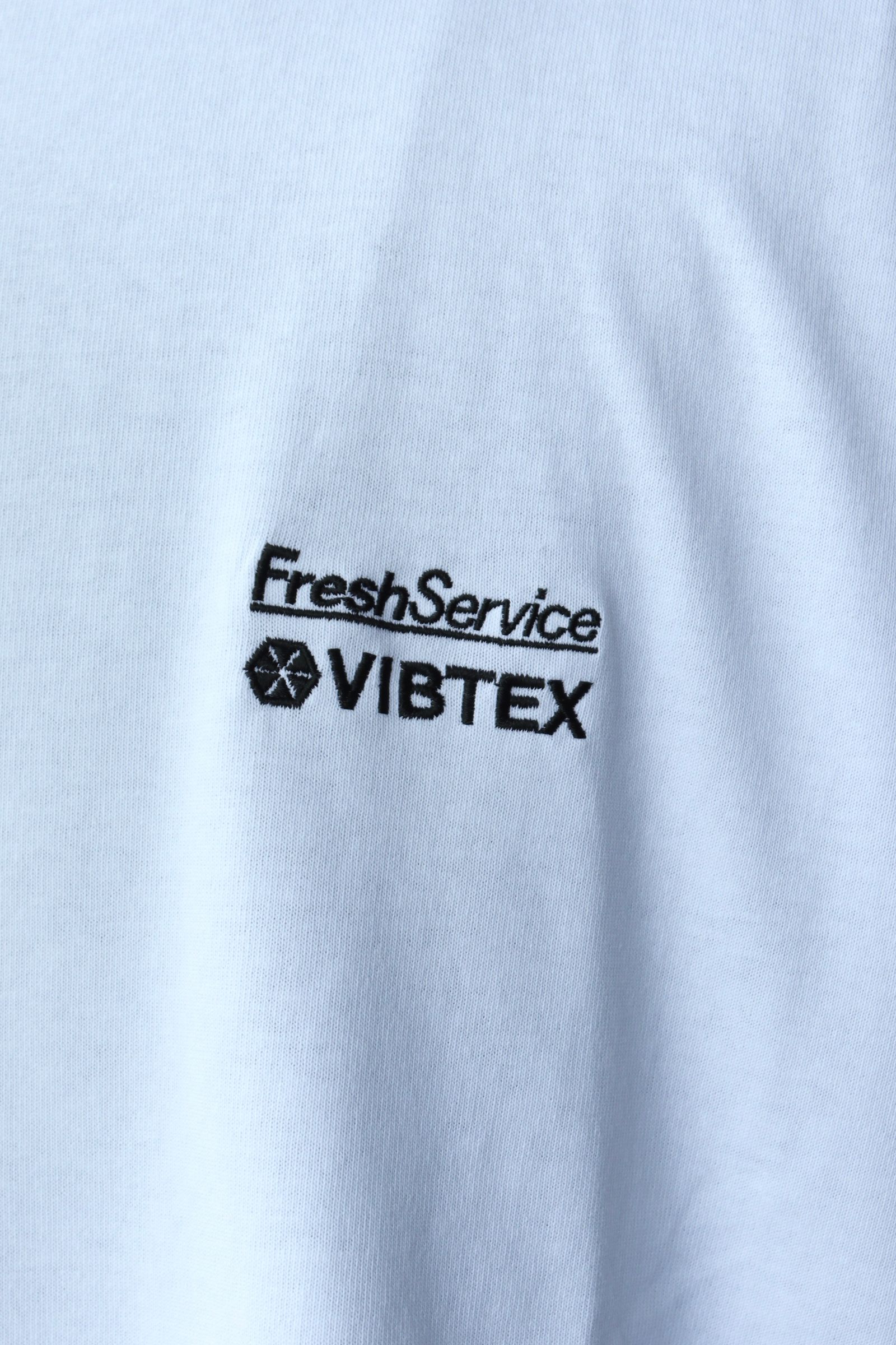フレッシュサービス VIBTEX for FreshService L/S CREW NECK TEE (WHITE)