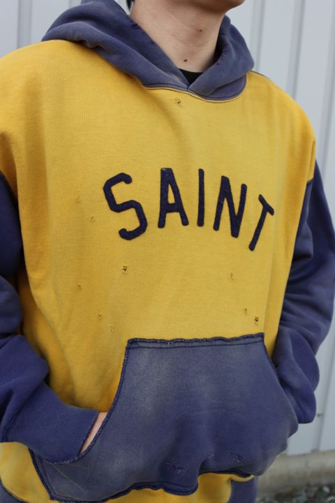 ©SAINT M×××××× フェルトフーディーYELLOW×NAVY style