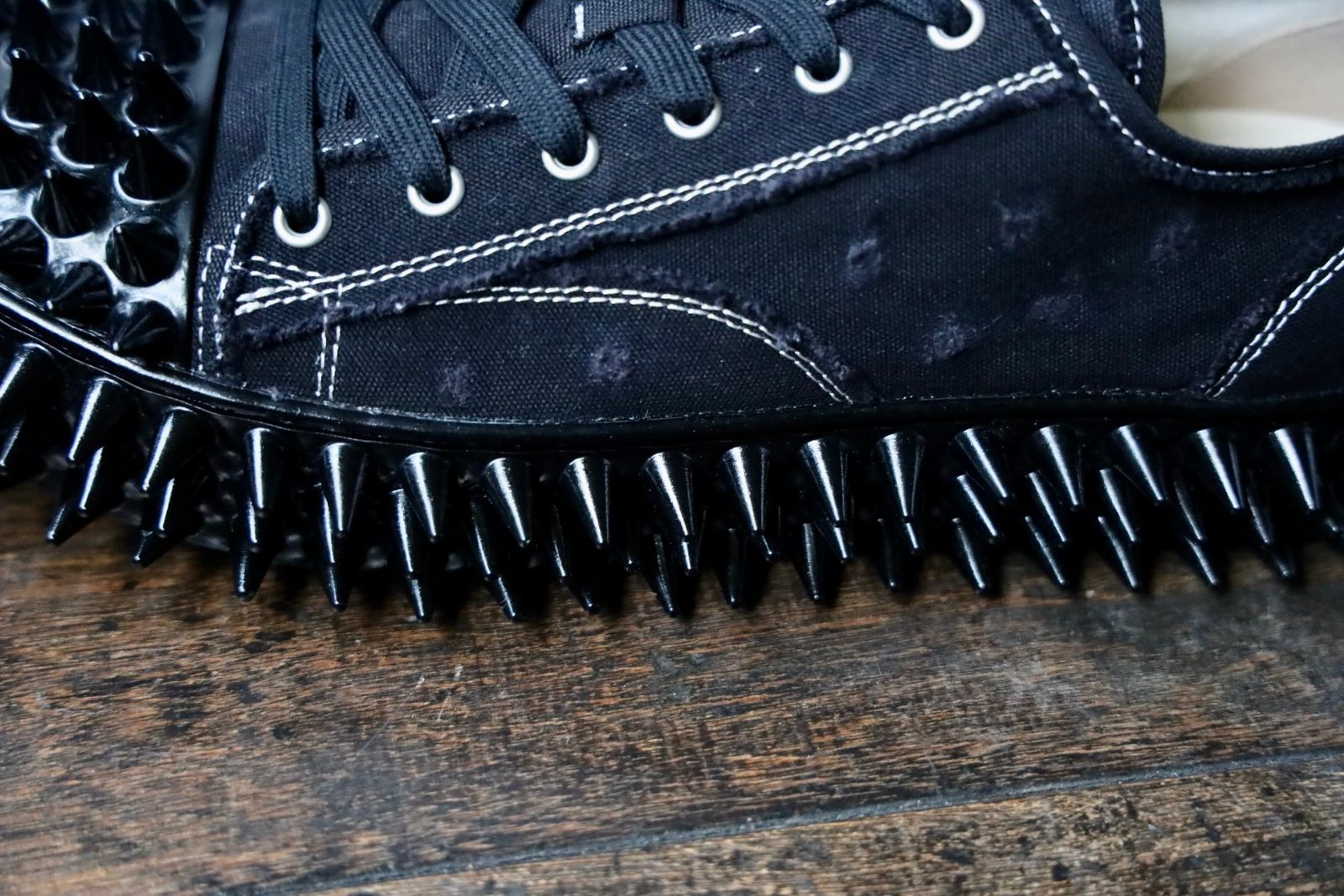 doublet 25AW スニーカーSPIKY CANVAS SNEAKER (25AW75FT62)BLACK