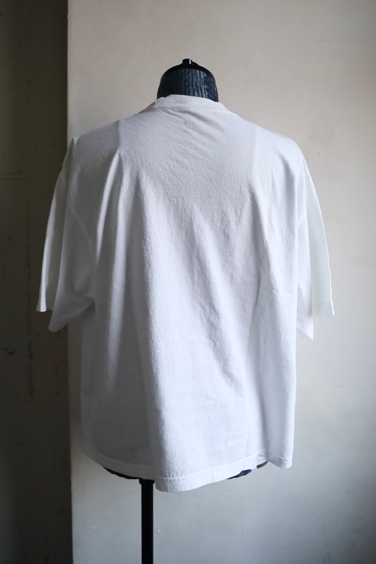 イズネスミュージック 25SS HOUSE RHYTHM T-SHIRT(IMP5_07_HOUSERHYTHMT01)WHITE