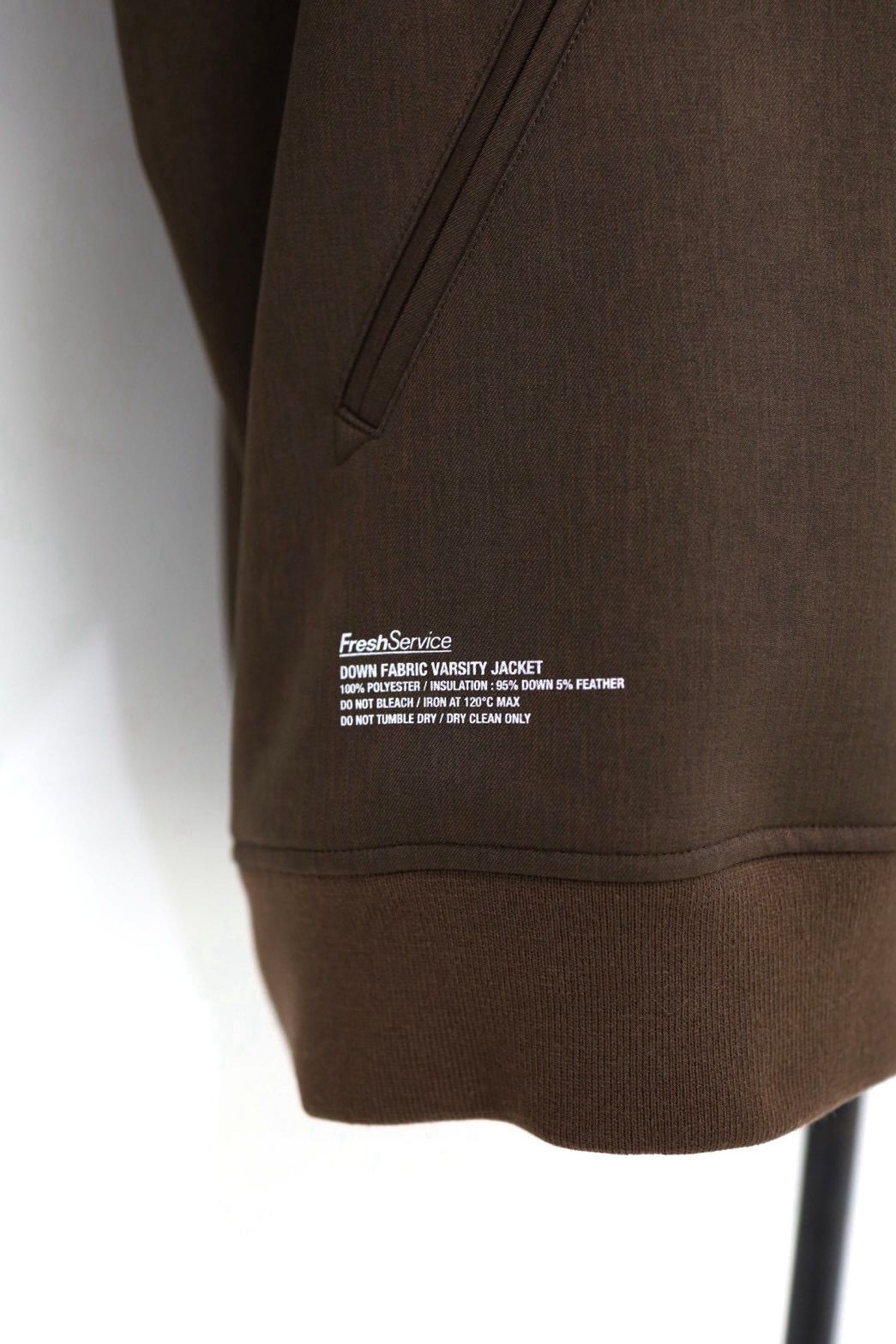 フレッシュサービス 26AW  DOWN FABRIC VARSITY JACKET(FSC263-30050)BROWN☆10月24日(土)新作発売！
