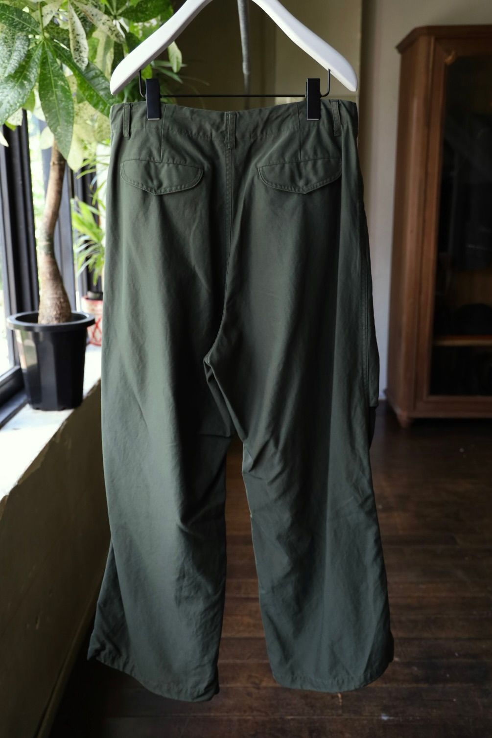 グラフペーパー 25AW Cotton Cupro Back Satin Military Pants(GM253-40345)GREEN☆9月6日(土)発売！
