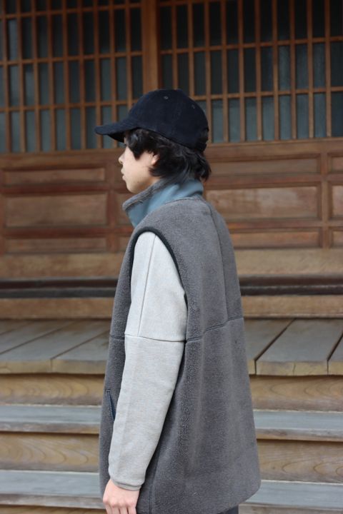 Graphpaper Wool Boa Zip-Up Vest(GU213-70205B) style. 2021.09.12.