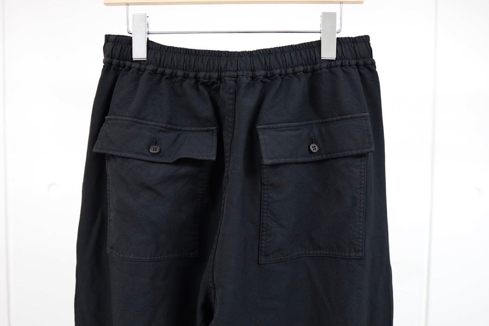 コムデギャルソンオム26SS エステルサージ 製品染パンツ(HQ-P035-051)BLACK☆4月3日(金)発売！