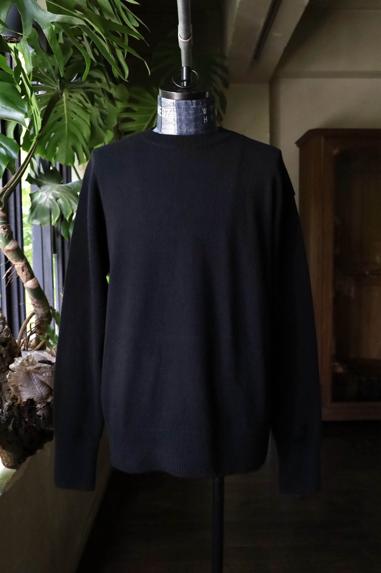 ヨーク24FW PAINTED ELBOW PATCH  SWEATER(YK24FW0822S)BLACK