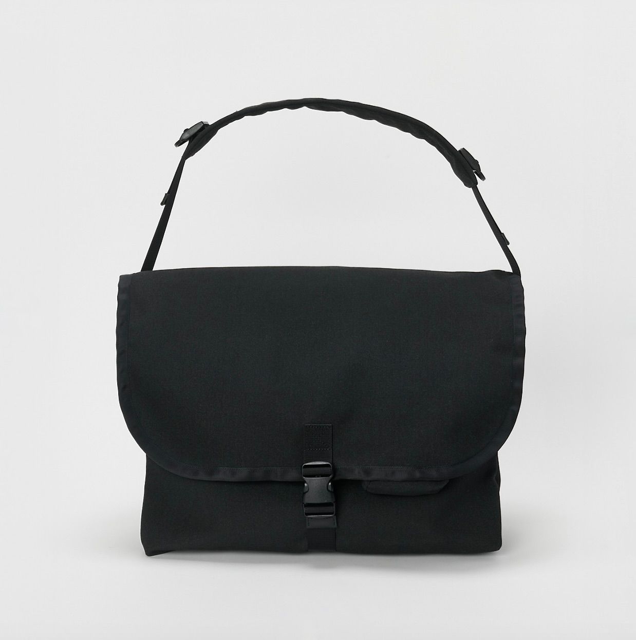 ☆Lampeye☆ FRAM WORK別注 メッセンジャーバッグ ブラック バッグ・鞄