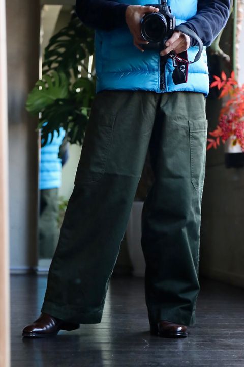 Graphpaper グラフペーパー Suvin Herringbone Cargo Pantsスタイル