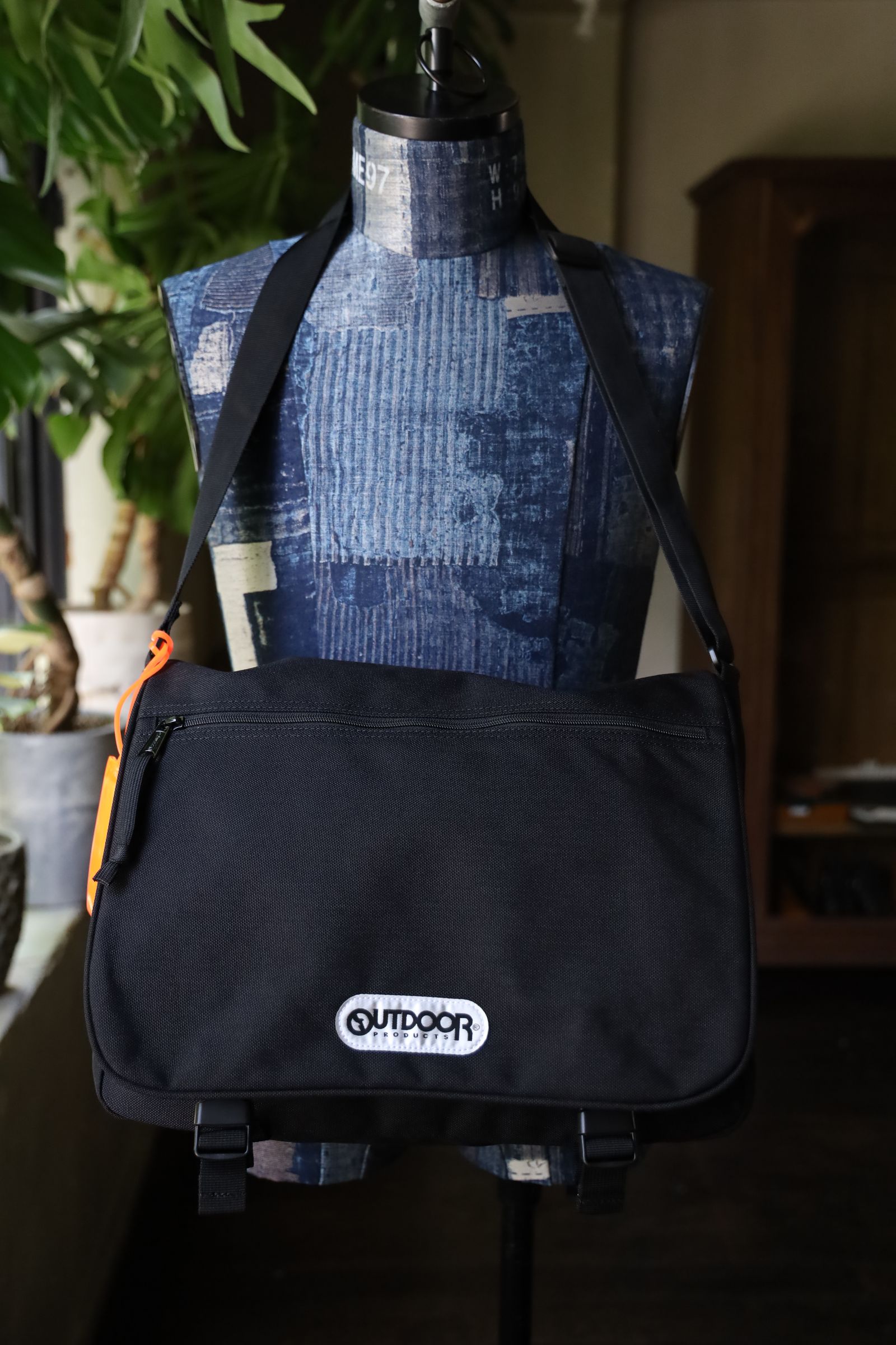 セダンオールパーパス FW24 OUTDOOR PRODUCTS® / NIMBUS Shoulder Carry-All(SD24F-BG01)Black☆9月7日(土)発売！