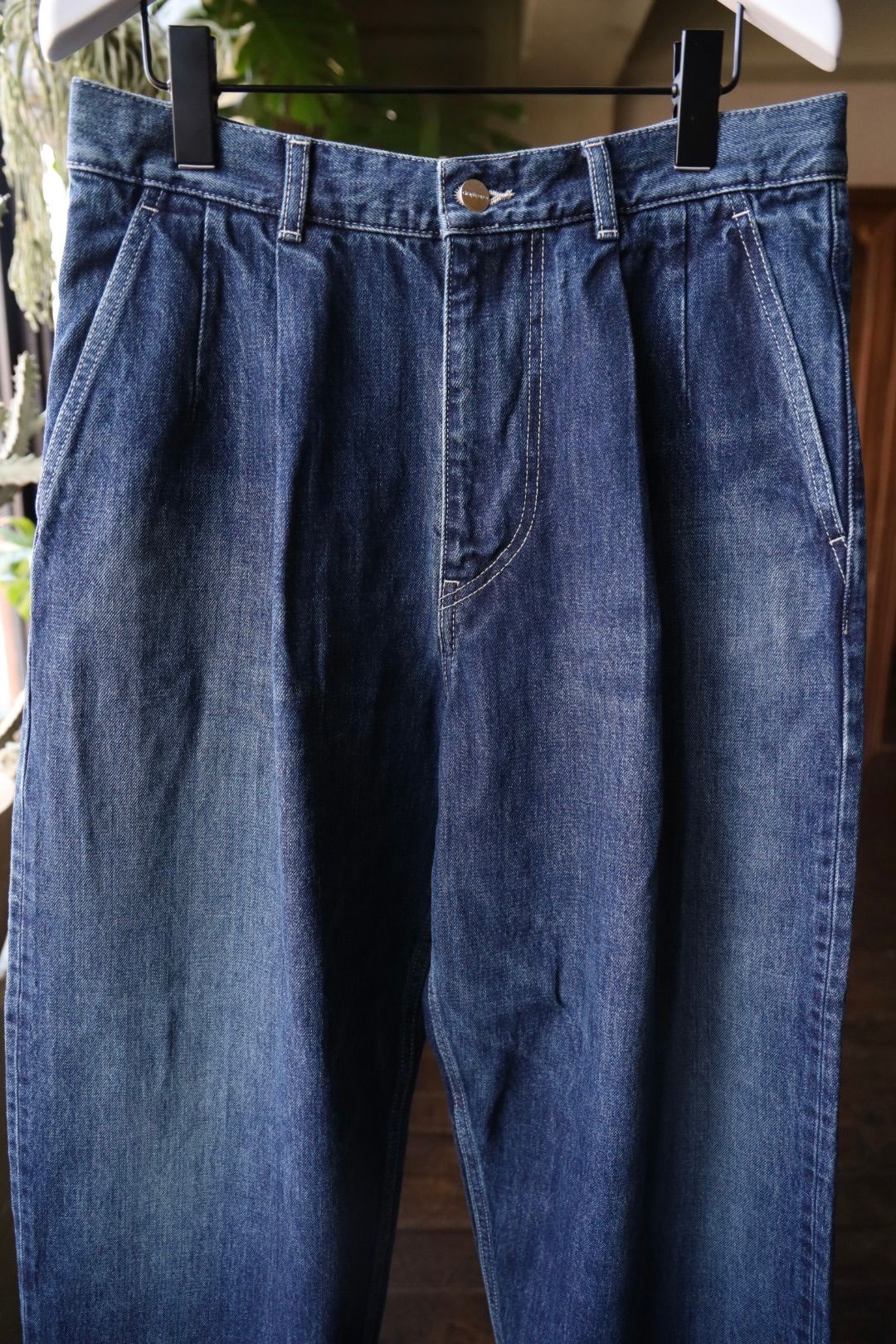 グラフペーパー25AW Selvage Denim Two Tuck Pants(GU253-40061DB)INDIGO_DARK FADE☆7月26日(土)発売！