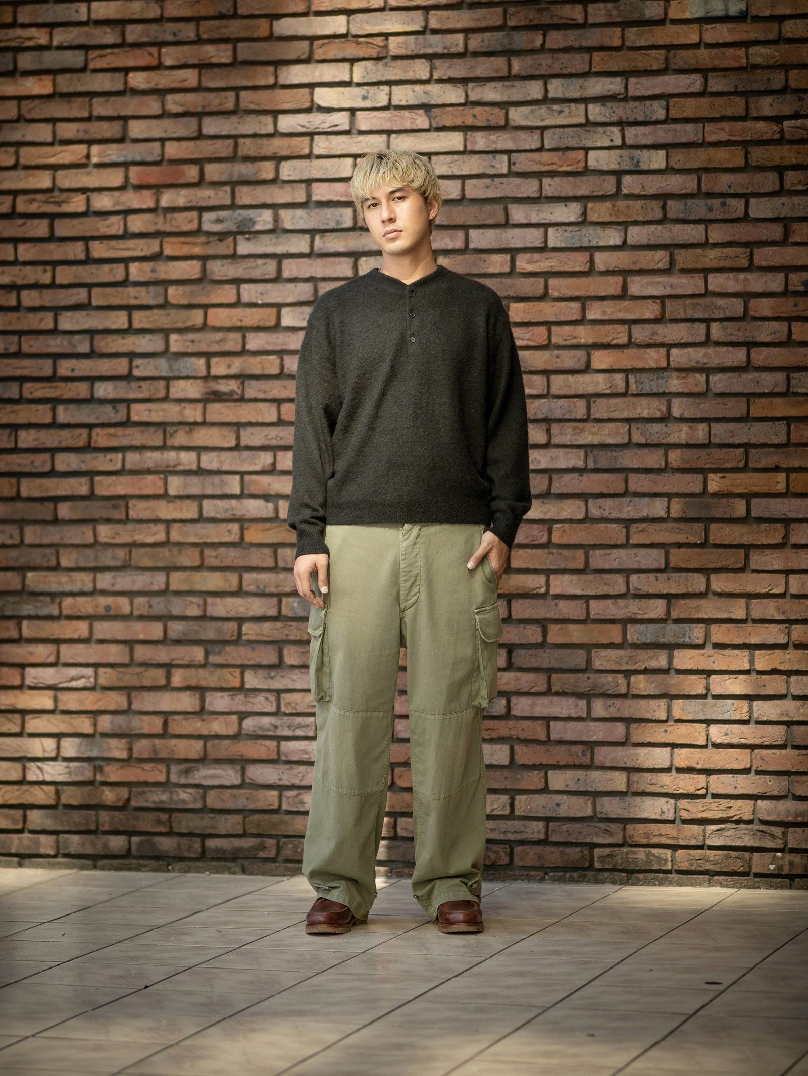 A.PRESSE Brushed Cashmere Middle Gauge Henley Neck Sweater (OLIVE)MARKスタイル！