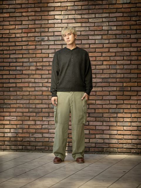 A.PRESSE Brushed Cashmere Middle Gauge Henley Neck Sweater (OLIVE)MARKスタイル！