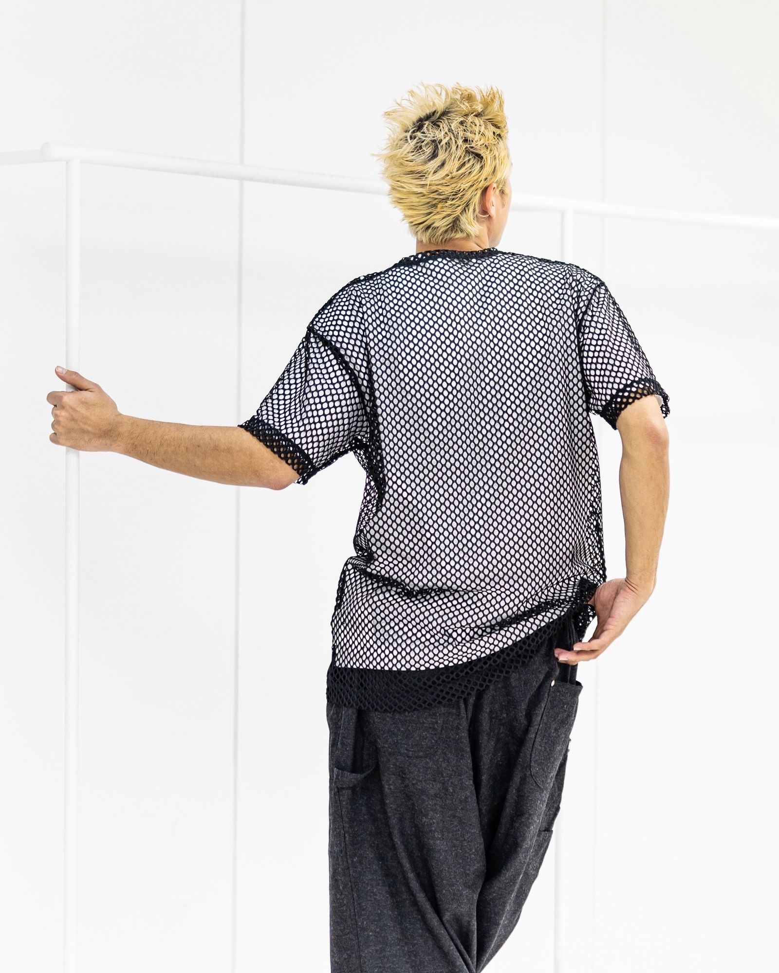 PLAY COMME des GARSONS BLACKエンブレムメッシュTシャツ ☆ 新作発売！