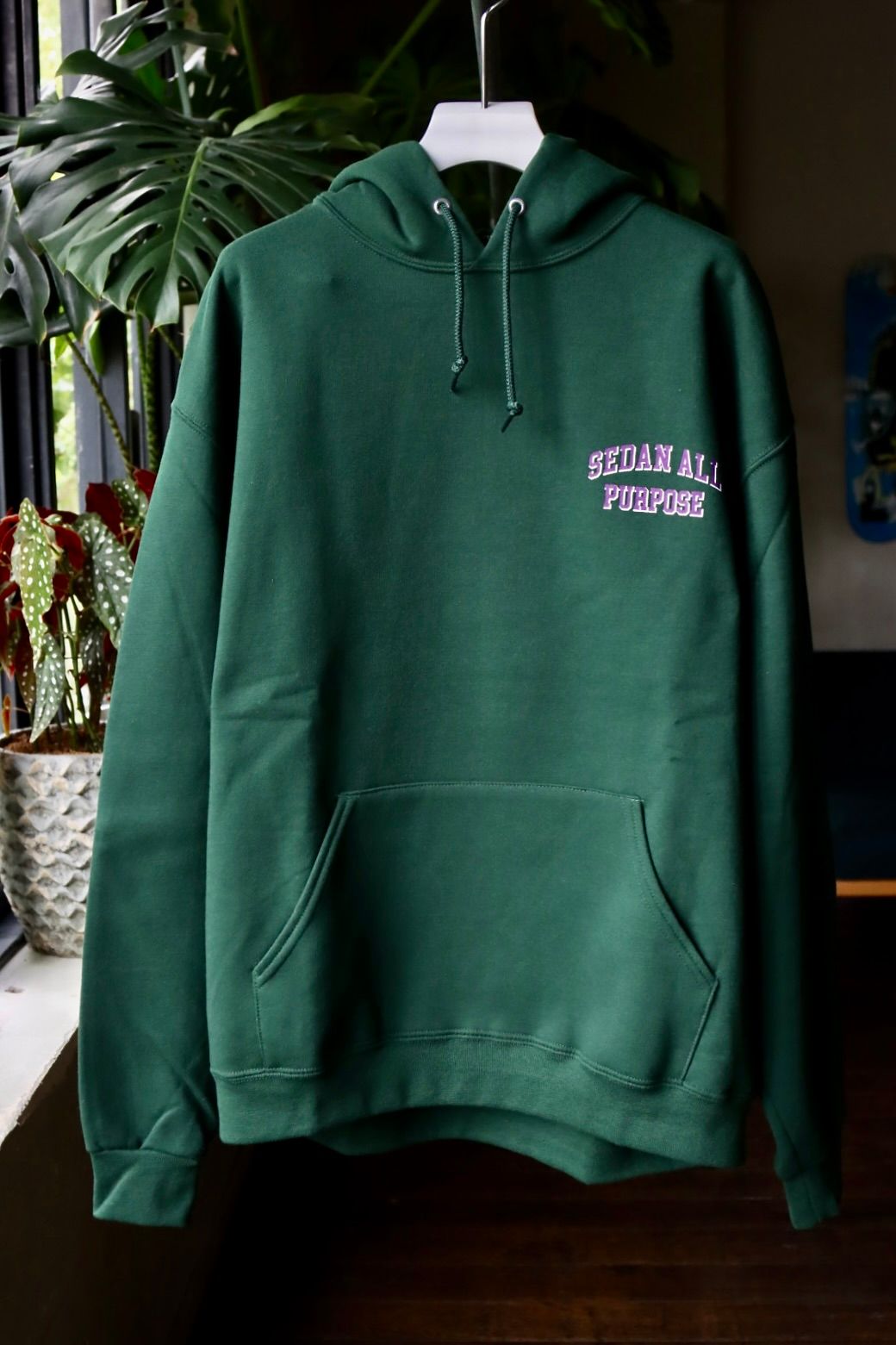 セダンオールパーパスFW23 COLLEGE LOGO HOODIE(SD23F-CT04)FOREST