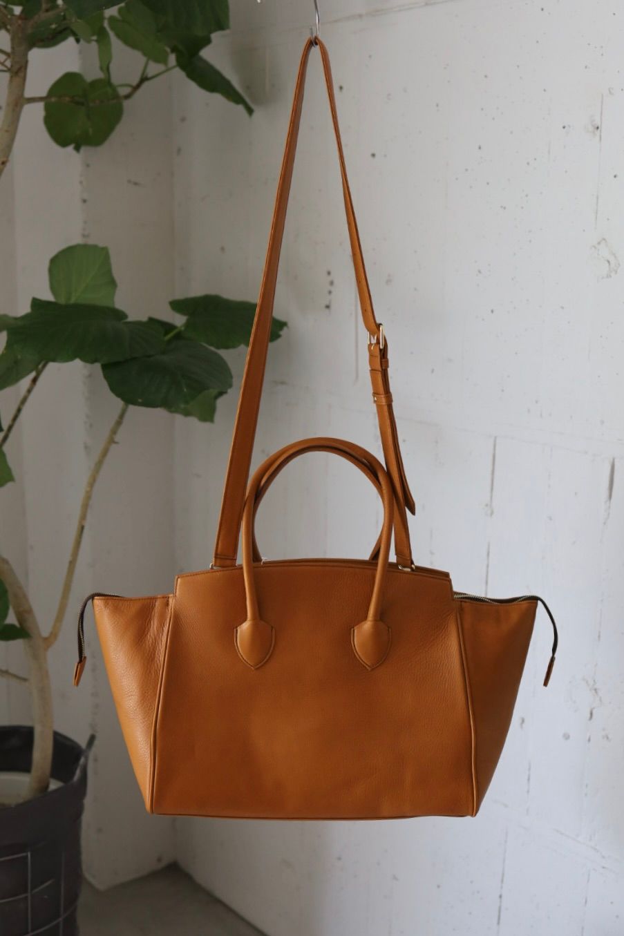 doublet ダブレット26AW PLEADING EMOJI LEATHER BAG (26AW73BG87)CAMEL☆7月11日(土)発売！