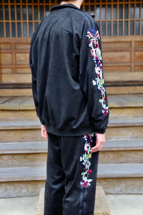 doublet CHAOS EMBROIDERY SUEDE TRACK JACKET"BLACK"style.2020.8.8.
