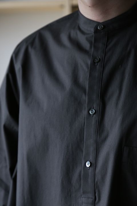 Graphpaper Stretch Typewriter Stand Collar Short Yoke Sleeve Shirt(GM212-40615B) style.2021.6.12
