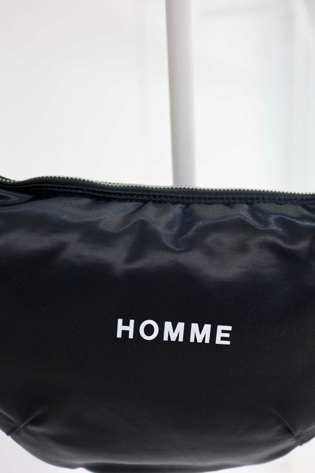 コムデギャルソンオム HOMMEロゴ限定綿ナイロンショルダーバッグ(HP-K206-051)BLACK☆12月13日(土)新作発売！