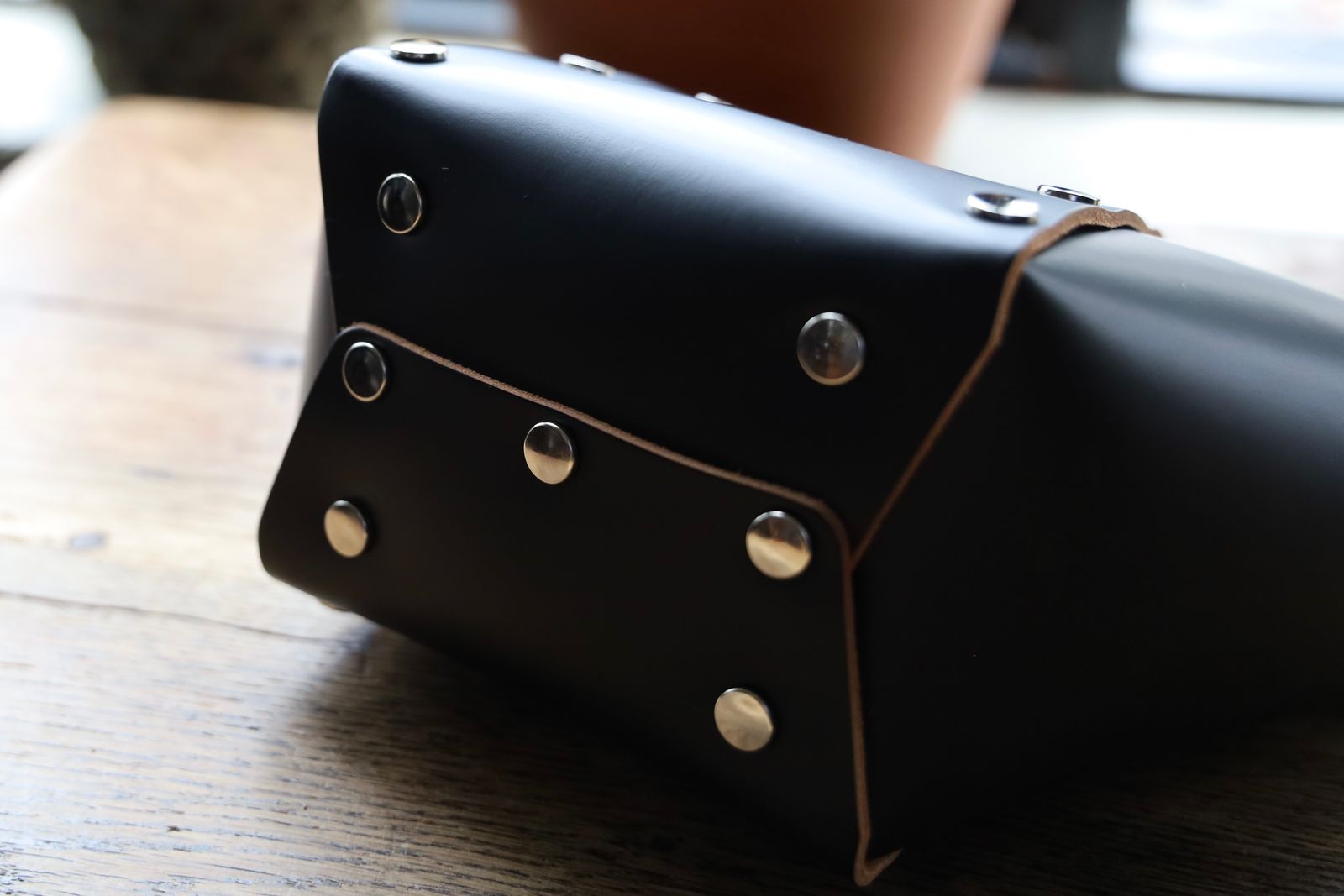 エンダースキーマ  ハンドルバッグ assemble pyramid bag S(vs-rb-aps)black☆3月15日(土)12:00発売！